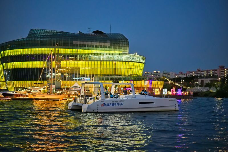 Han River Sevit Island Yacht Experience (Pets allowed) - Seeing Seoul from the Han River