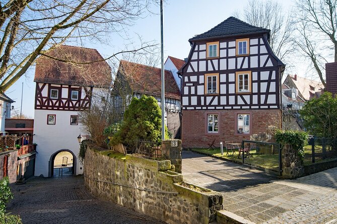 Hanau Private Guided Walking Tour With a Professional Guide - Why Choose a Private Guided Walking Tour?