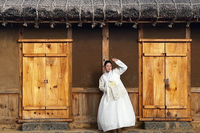 Hanbok Experience & Seasonal Half-Day Private Package Tour - Introducing the Hanbok Experience & Seasonal Half-Day Private Package Tour