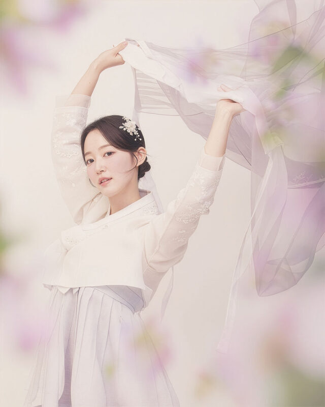 Hanbok Photo Shoot with K-Style Hair & Makeup near Changgyeonggung - Getting ready without a last-minute scramble
