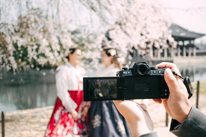 Hanbok Photoshoot and History Tour at Gyeongbokgung Palace - An In-Depth Look at the Experience