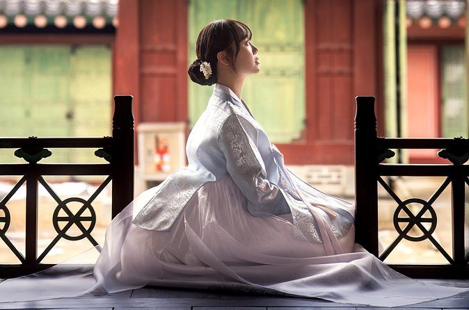 Hanbok Photoshoot in Gyeongbok Palace - Who Will Love This Experience?  