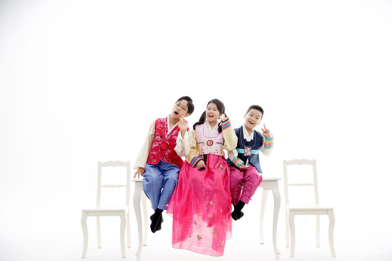 Hanbok Portrait Experience in Seoul by 9 Studio - What happens during the one-to-two-hour session