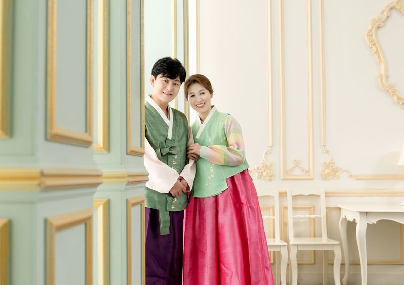 Hanbok Portrait Experience in Seoul by 9 Studio - Studio portraits or outdoor Hanbok photos