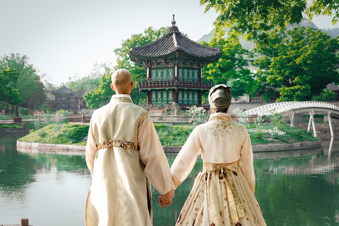 Hanbok Private Photo Tour at Gyeongbokgung Palace - Accessibility Information