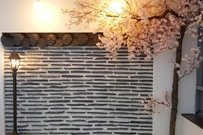 Hanbok Rental at Seoul Gyeongbokgung Palace (Palacefox) - Meeting and Pickup