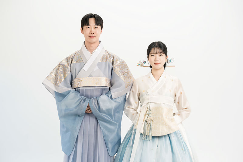 Hanbok Rental with Hair in Jeonju Hanok village - Comparing the standard, premium, and luxury rentals