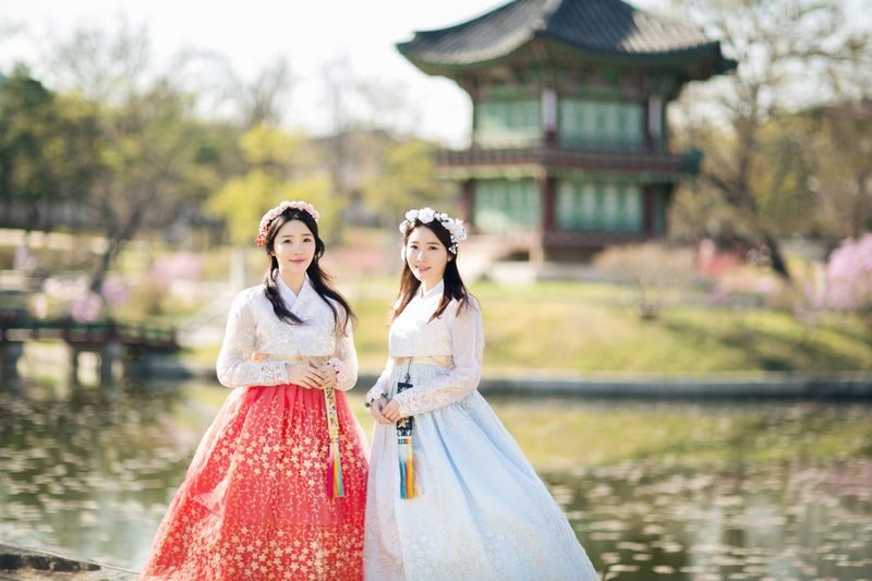Hanbok Themed Photoshoot with Make-up by Hanbok That Day - At a glance