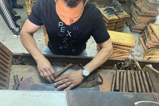 Hand Roll Your Cigar! - Essential Tools for Hand Rolling
