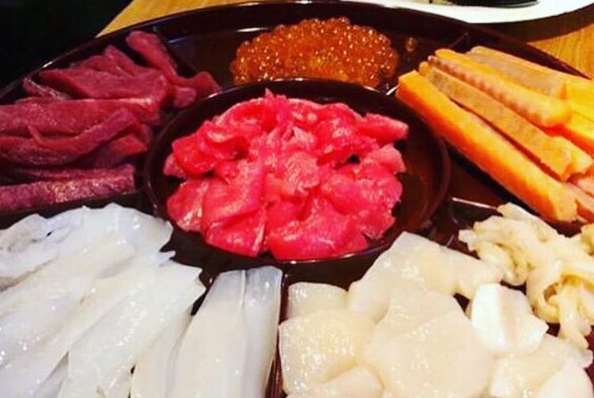 Hand-Rolled Sushi Experience Tour at Sapporo Nijo Market - Meeting and Pickup