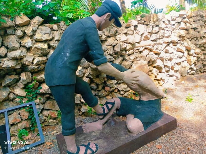 Handicraft tour/rice paper,/rice wine/bat cave Sun Set - Historical Sites and Local Markets