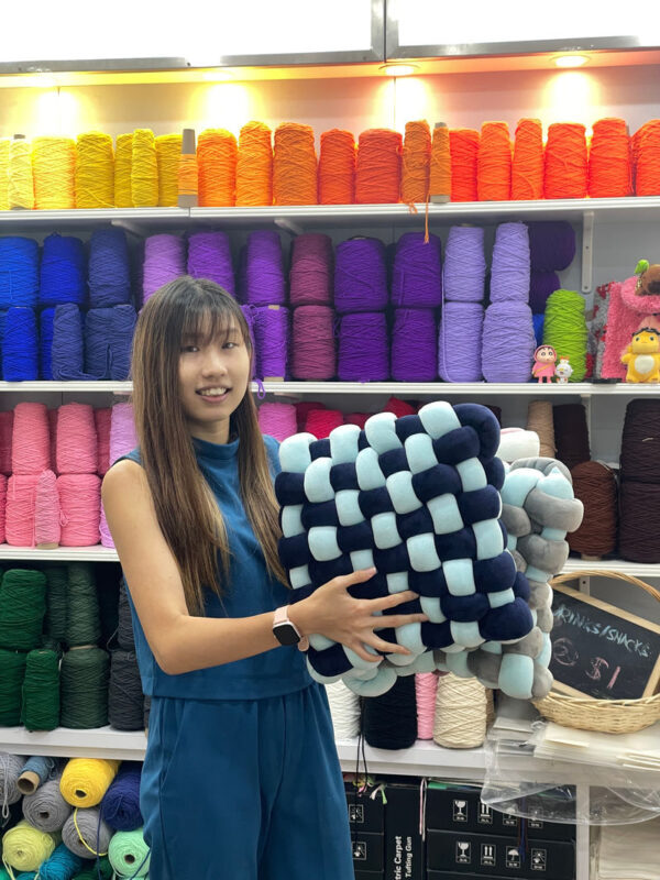 Handknit Cloud Pillow Workshop - At a glance