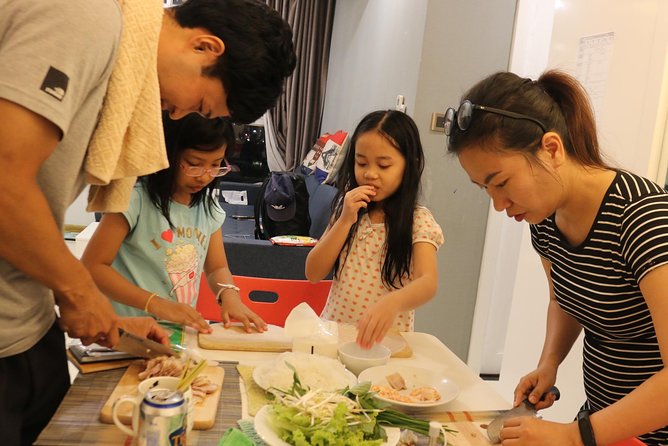 Hands on Cooking With Ngoc & Explorer Cafe Apartment - Convenient Location and Accessibility
