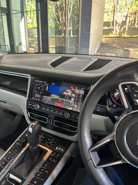 Haneda Airport Private Transfer to Tokyo - Vehicle Options and Amenities