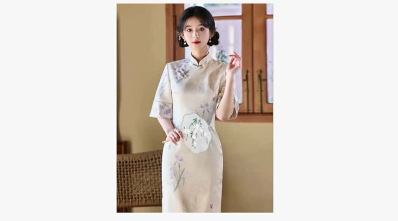 Hanfu Costume Rental with Makeup and Hairstyling - What Is the Hanfu Costume Rental with Makeup and Hairstyling?