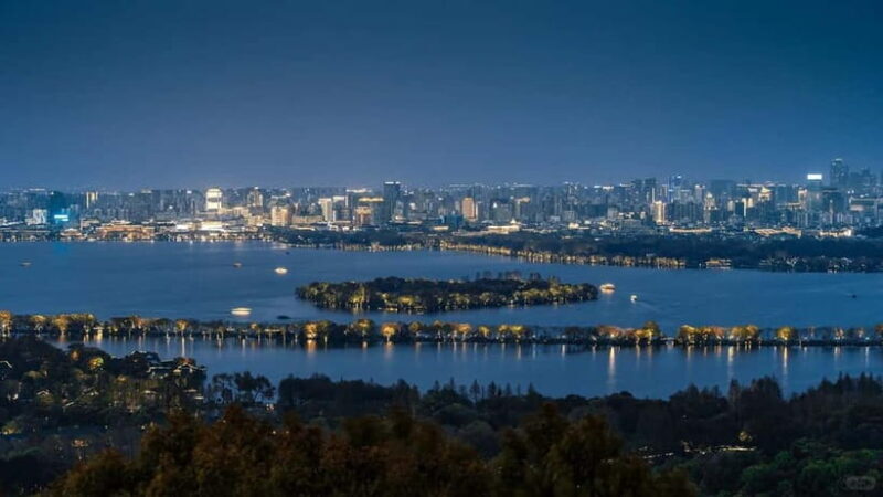 Hangzhou : Cool Morning/Night Baoshi Mountain Guided Tour - An Enchanting Evening on Baoshi Mountain