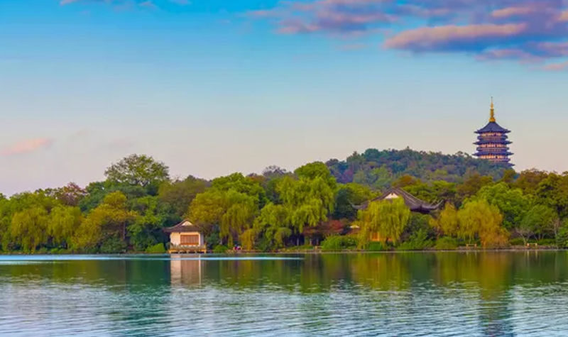 Hangzhou Day Trip from Shanghai/Hangzhou | West Lake + Lingyin Temple + High-Speed Rail Round Trip, English Small Group Tour - At a glance: what matters most