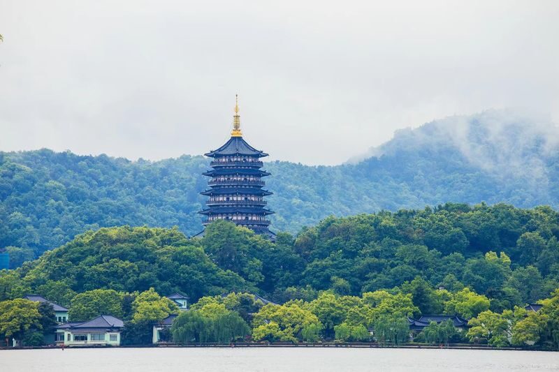 Hangzhou Leifeng Pagoda + West Lake Scenic Area Cruise Lake Tour (no island landing) Half-Day Tour - The shared boat and Three Ponds Mirroring the Moon