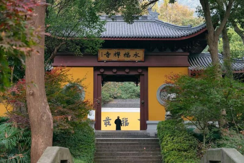Hangzhou: Lingyin Temple and Feilai Peak Guided Tour - Good To Know