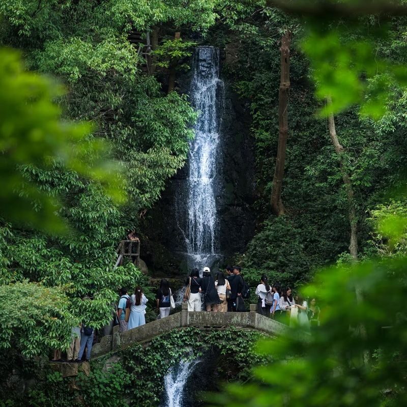 Hangzhou Nine Creeks & Shili Langdang Full-Day Hiking Experience with Tea Plantations - Shili Langdang brings the real climb
