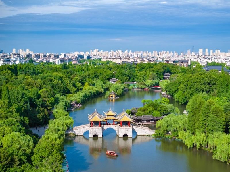 Hangzhou Private Guided Day Tour West Lake, Lingyin Temple - Leifeng Pagoda and the lake from above