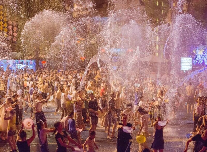 Hangzhou Songcheng: Eternal Romance of the Song Dynasty Show - Who Will Love This Tour?