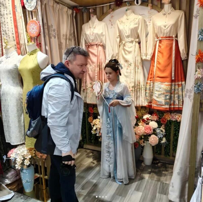 Hangzhou: Traditional Makeover & Photoshoot Experience - Frequently Asked Questions