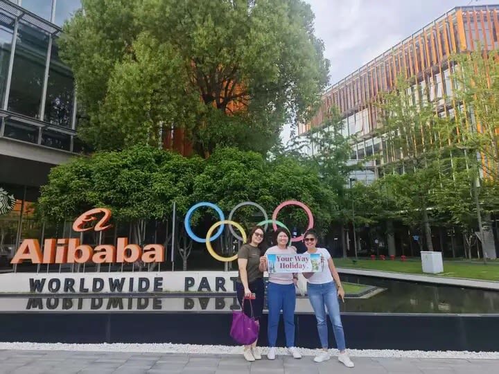 Hangzhou West Lake & Alibaba Headquarters Full-Day Tour with Tea Village - West Lake is the scenic anchor