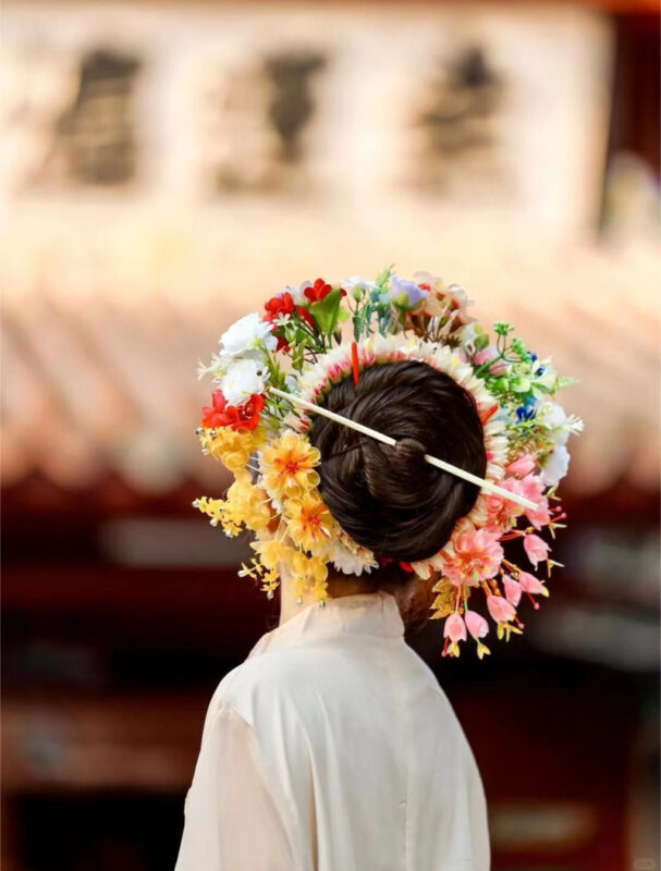 Hangzhou West Lake Ancient Street 3-Hour Hanfu Photo Shoot Experience - From costume rack to outdoor portraits