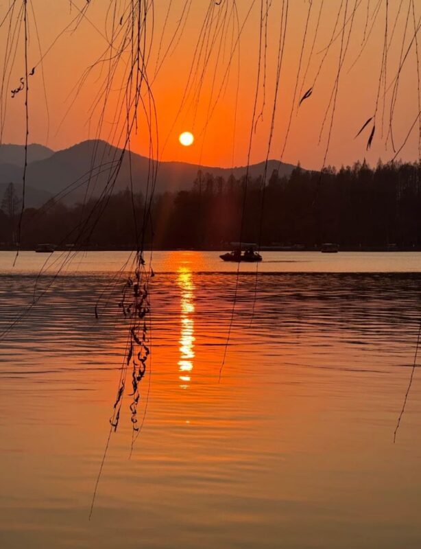 Hangzhou West Lake and Lingyin Temple Full-Day Tour including Boat Ride - What to confirm before you book