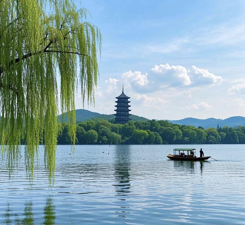 Hangzhou West Lake Boat Tour + Lingyin Temple/Song Dynasty City Day Trip (Departing from Shanghai/Hangzhou) - West Lake and the Three Ponds Mirroring the Moon