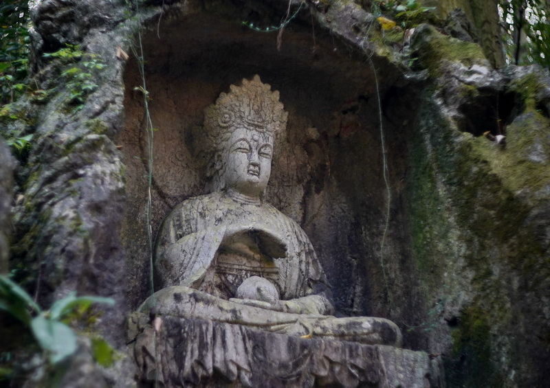 Hangzhou West Lake boat tour + Lingyin Temple + Tea art fan painting half-day/full-day tour - Practical details before you go