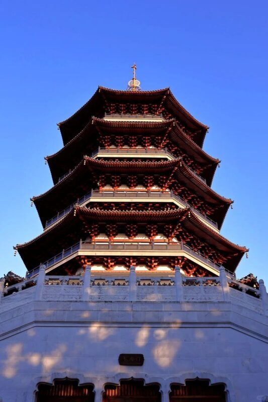 Hangzhou West Lake Cruise and Leifeng Pagoda Half-Day Experience - Leifeng Pagoda and the White Snake story