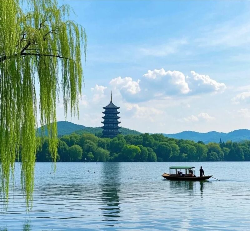Hangzhou West Lake Cruise and Leifeng Pagoda Half-Day Experience - Who will get the most from this half-day
