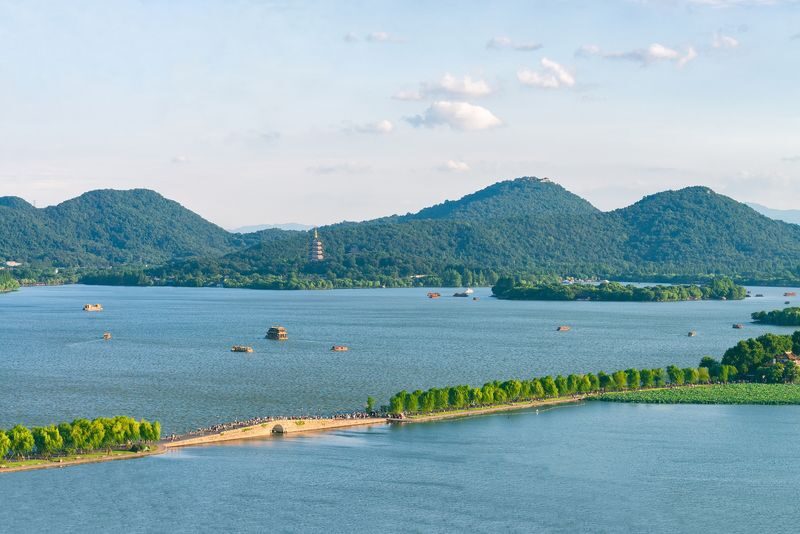 Hangzhou West Lake Cruise + Leifeng Pagoda + Su Causeway + Viewing Fish at Flower Pond Classic Half-Day Tour - At a glance