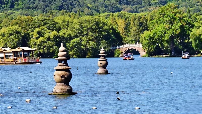 Hangzhou West Lake & Lingyin Temple Day Tour with Tickets - West Lake is the right place to begin