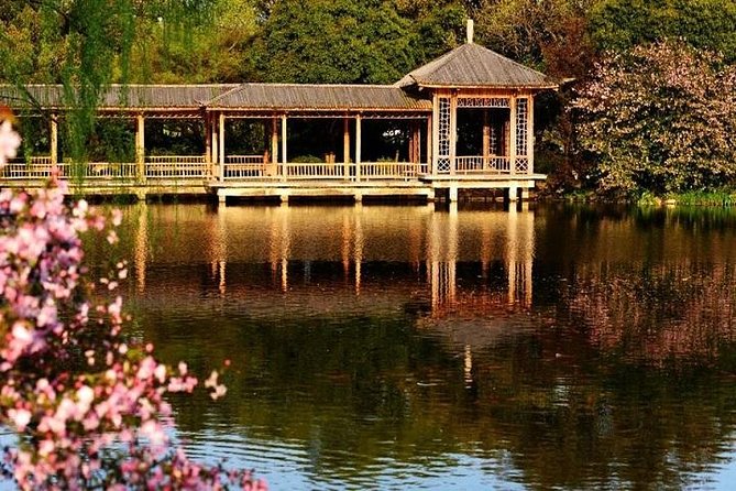 Hangzhou West Lake Walking Day Tour - Itinerary Details