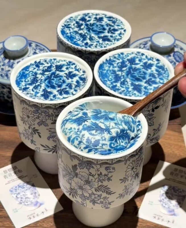 Hangzhou:Making a Blue and White Porcelain Themed Drink - Good To Know