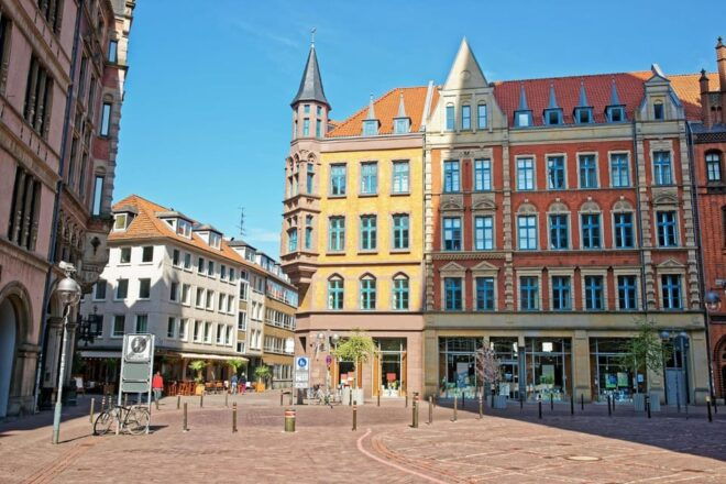 Hannover: Express Walk With a Local in 60 Minutes - Local Insights and Recommendations