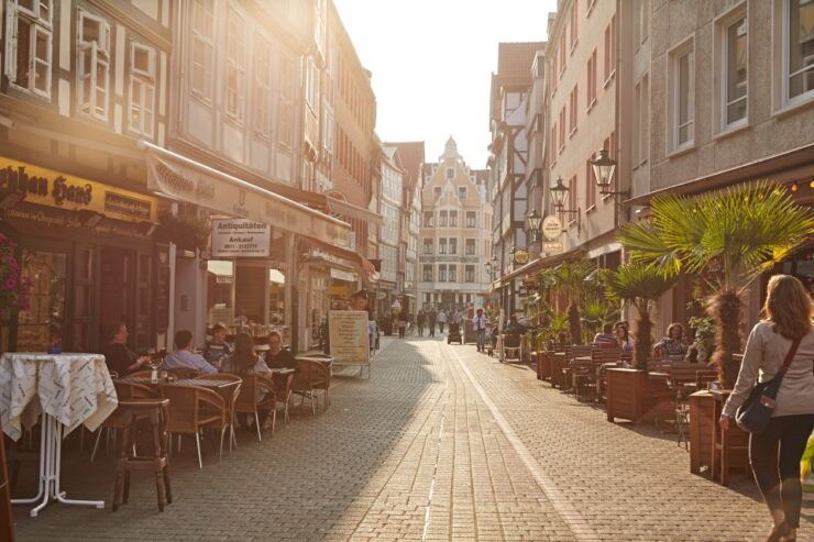 Hannover: Guided Old Town Walking Tour - Experience Highlights