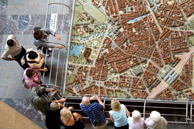 Hannover: New Town Hall Guided Walking Tour - Activity Details