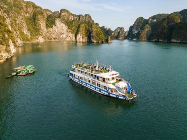 Hanoi: 1-Day Ha Long Bay Cruise W Luon Cave -Kayaking -Lunch - What to Bring