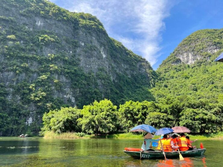 Hanoi: 1 Day Trip to Hoa Lu - Trang an - Mua Cave W/Lunch - Highlights of the Day