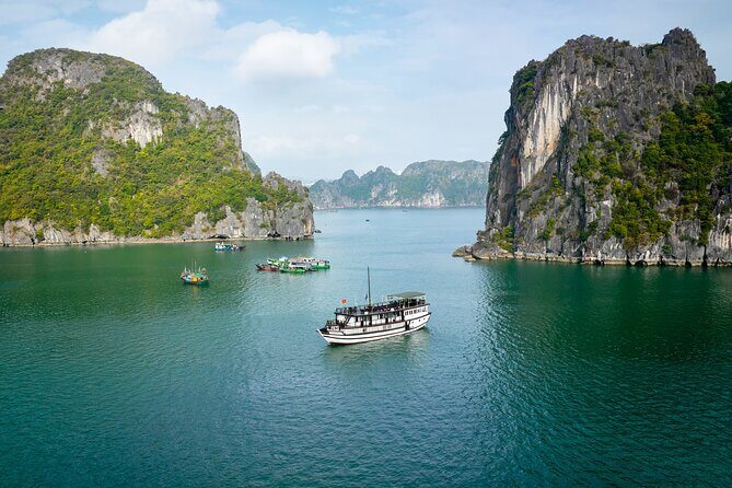Hanoi: 2-Day Explore the Magic of Bai Tu Long on Boutique Cruise - The Itinerary Breakdown — What to Expect