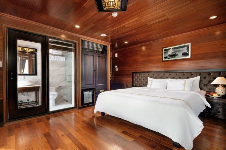 Hanoi: 2-Day Luxury Halong Bay and Lan Ha Bay Cruise - Cruise Overview