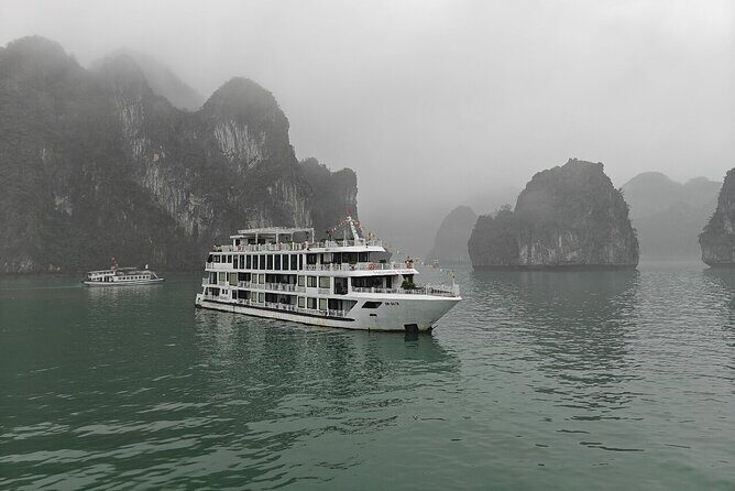 Hanoi : 2D1N Ha Long Bay Luxury Cruise with Balcony & Activities - Transportation and Group Size