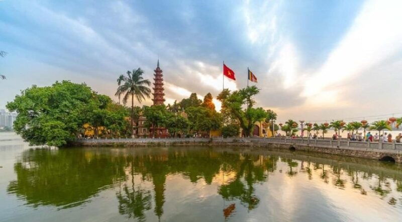 Hanoi: 3 Hours of the Street Food Tour With Local Delicacies - Booking and Cancellation