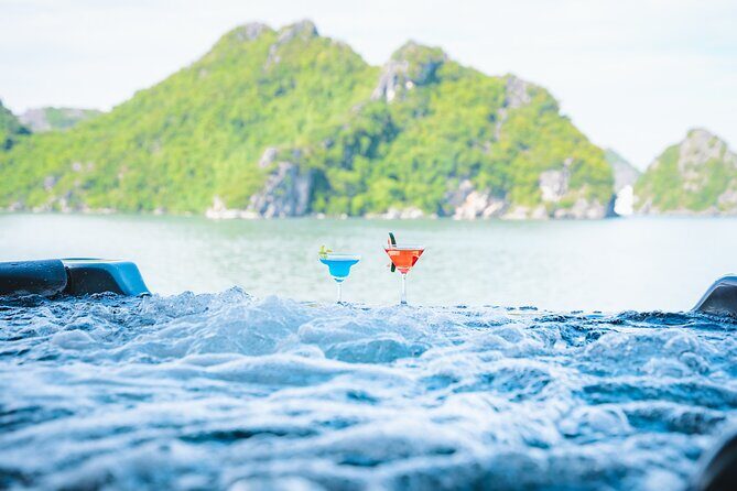 Hanoi : 5 Star Halong Bay Cruise Buffet Lunch,Limousine & Jacuzzi - FAQ