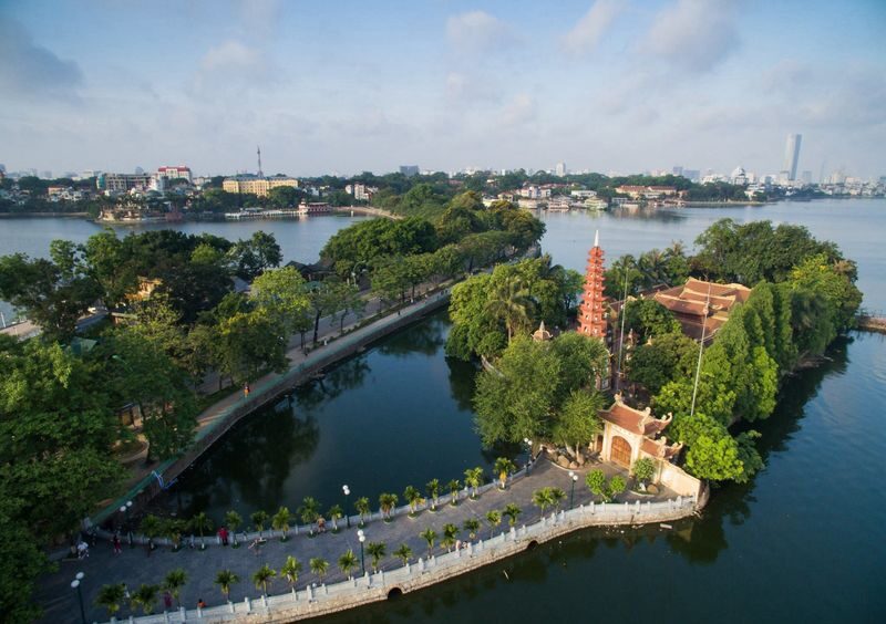 Hanoi Afternoon City Tour with Lunch: Tran Quoc Pagoda, Temple of Literature & Hoa Lo Prison - The Temple of Literature puts architecture first