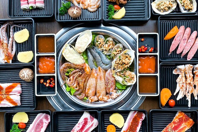 Hanoi: Amazing Water Puppet Show-Buddha Buffet (Vegan/Vegetarian) - Not Applicable